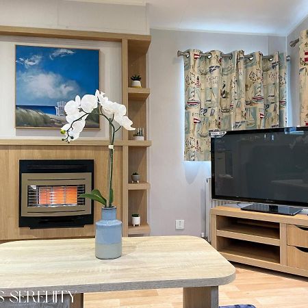 Lovely Holiday Home At Lyons Caravan Park! Prestatyn Exteriér fotografie