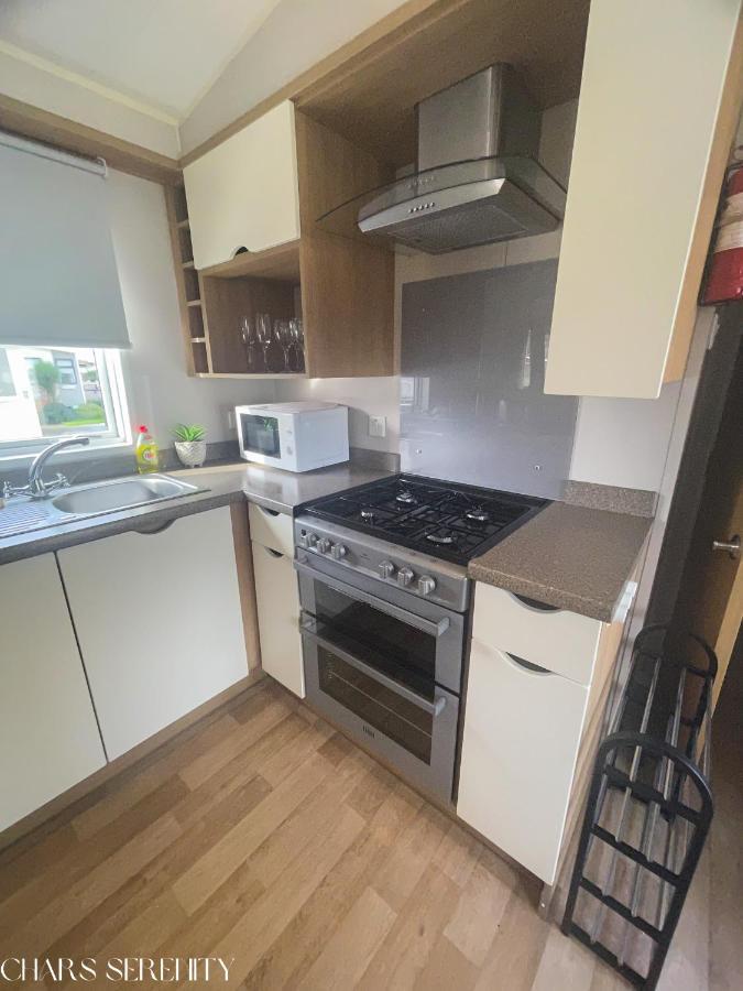 Lovely Holiday Home At Lyons Caravan Park! Prestatyn Exteriér fotografie